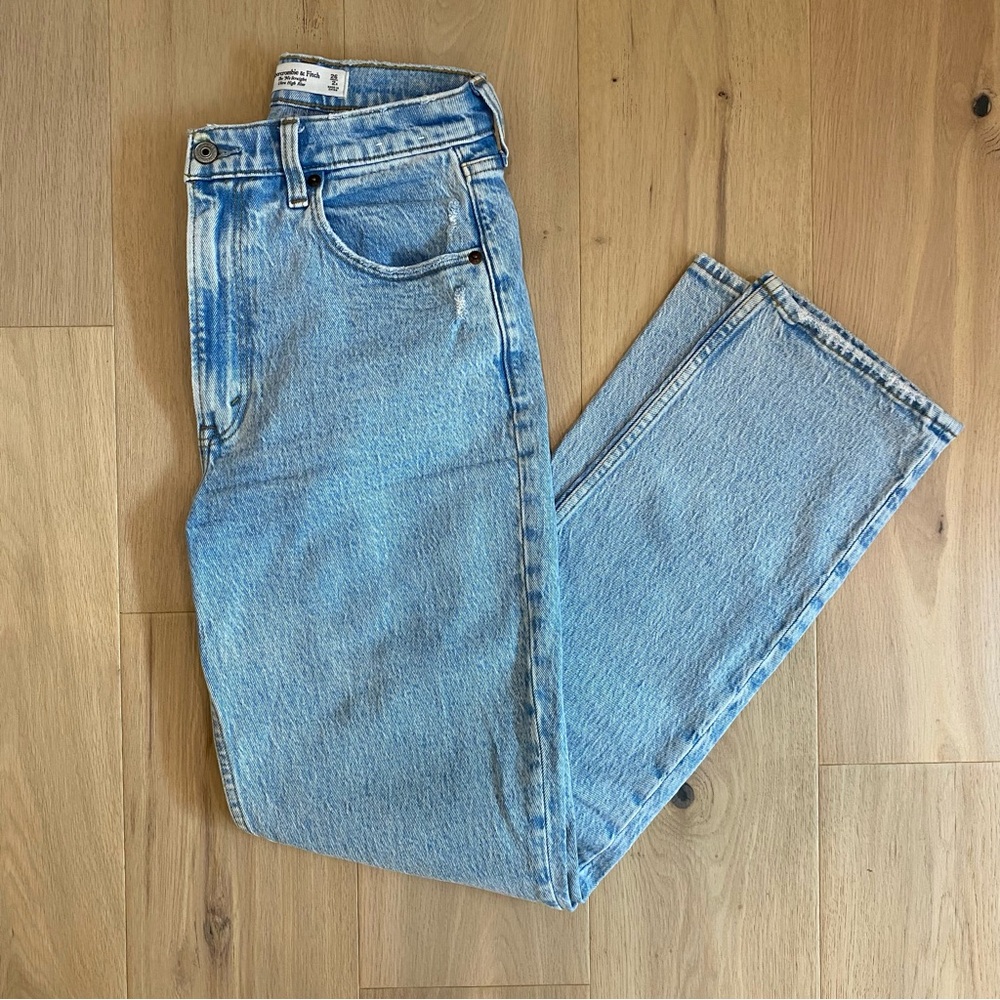 A&F | 90’s Straight Ultra High Rise Jeans 💙 - Picture 3 of 12